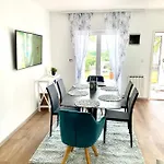 Apartment D&a With Private Swimming Pool Pula
