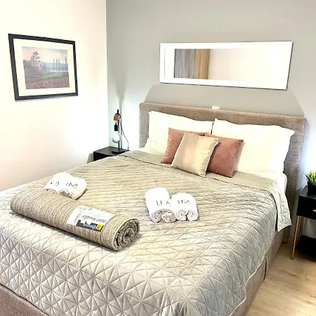 Appartamento D&a With Private Swimming Pool Pola