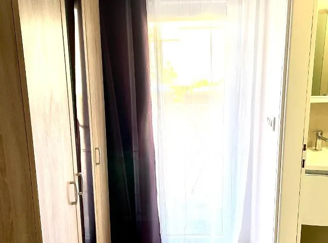 D&a With Private Swimming Pool Πούλα