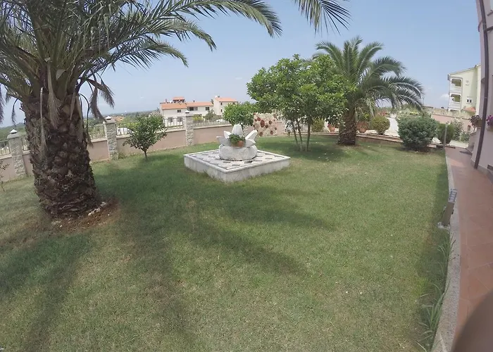 D&a With Private Swimming Pool Pola