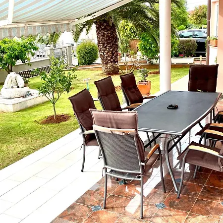 D&a With Private Swimming Pool Apartment