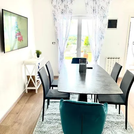 D&a With Private Swimming Pool Apartment Pula