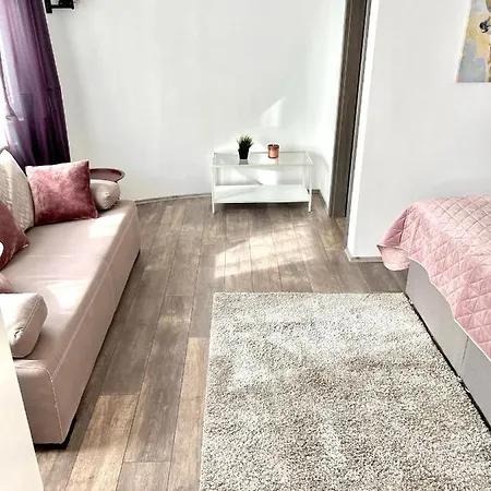 D&a With Private Swimming Pool Apartment *