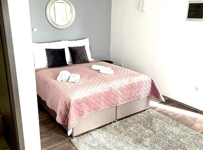 D&a With Private Swimming Pool