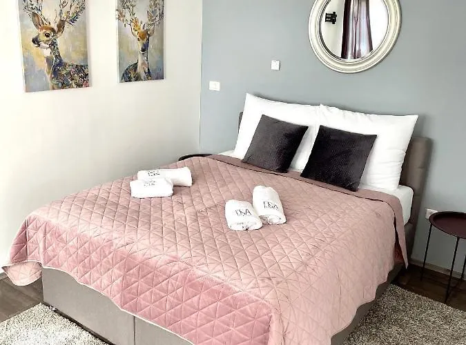 D&a With Private Swimming Pool Apartment