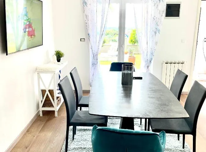 D&a With Private Swimming Pool Apartment Pula